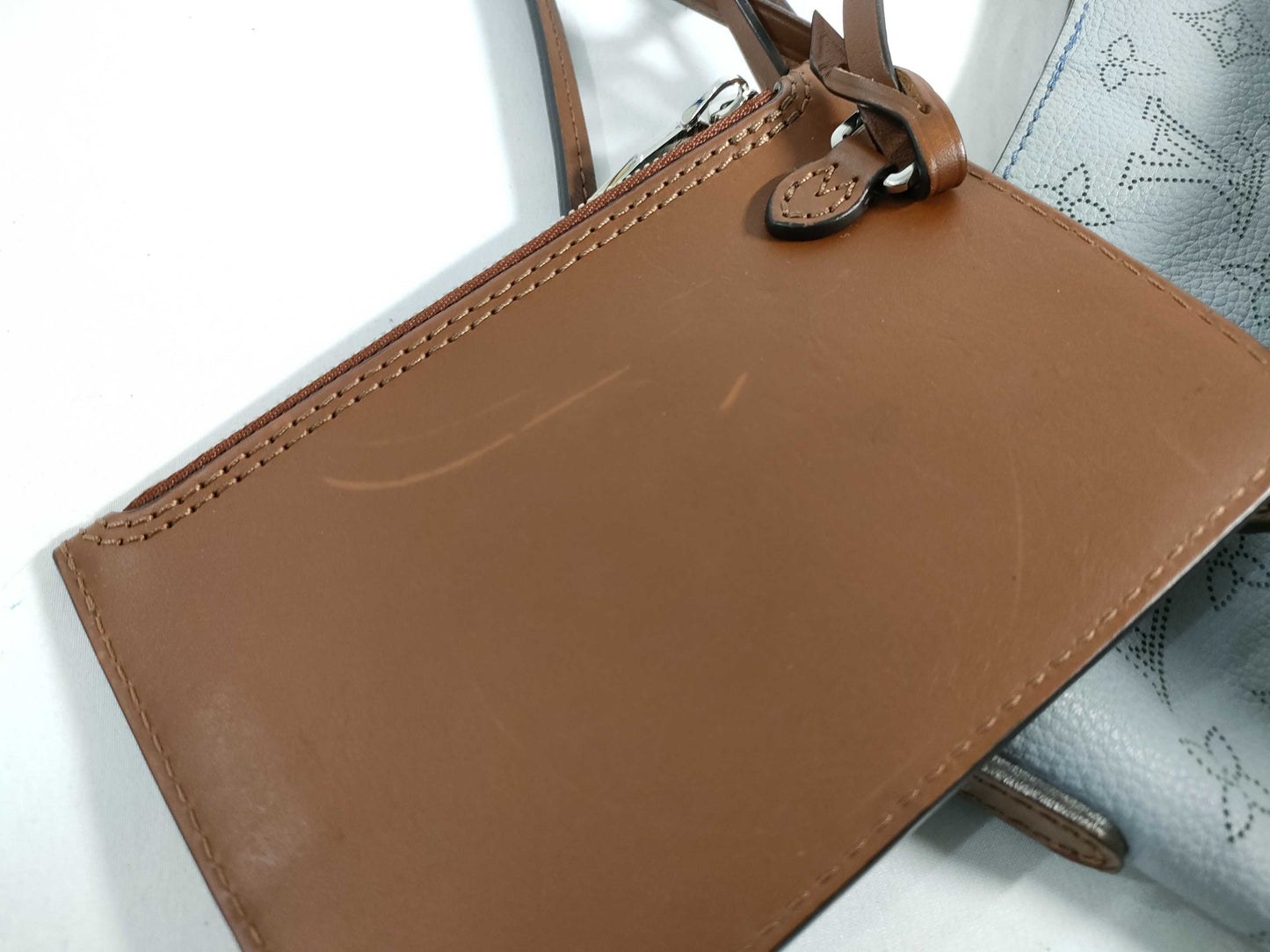 LOUIS VUITTON RFID verification failed. DR0139 Mahina Louis Vuitton Hina PM Mahina M52975 handbag.
