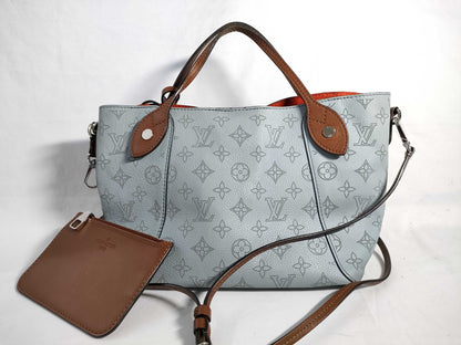 LOUIS VUITTON RFID verification failed. DR0139 Mahina Louis Vuitton Hina PM Mahina M52975 handbag.