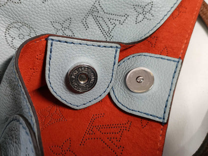 LOUIS VUITTON RFID verification failed. DR0139 Mahina Louis Vuitton Hina PM Mahina M52975 handbag.