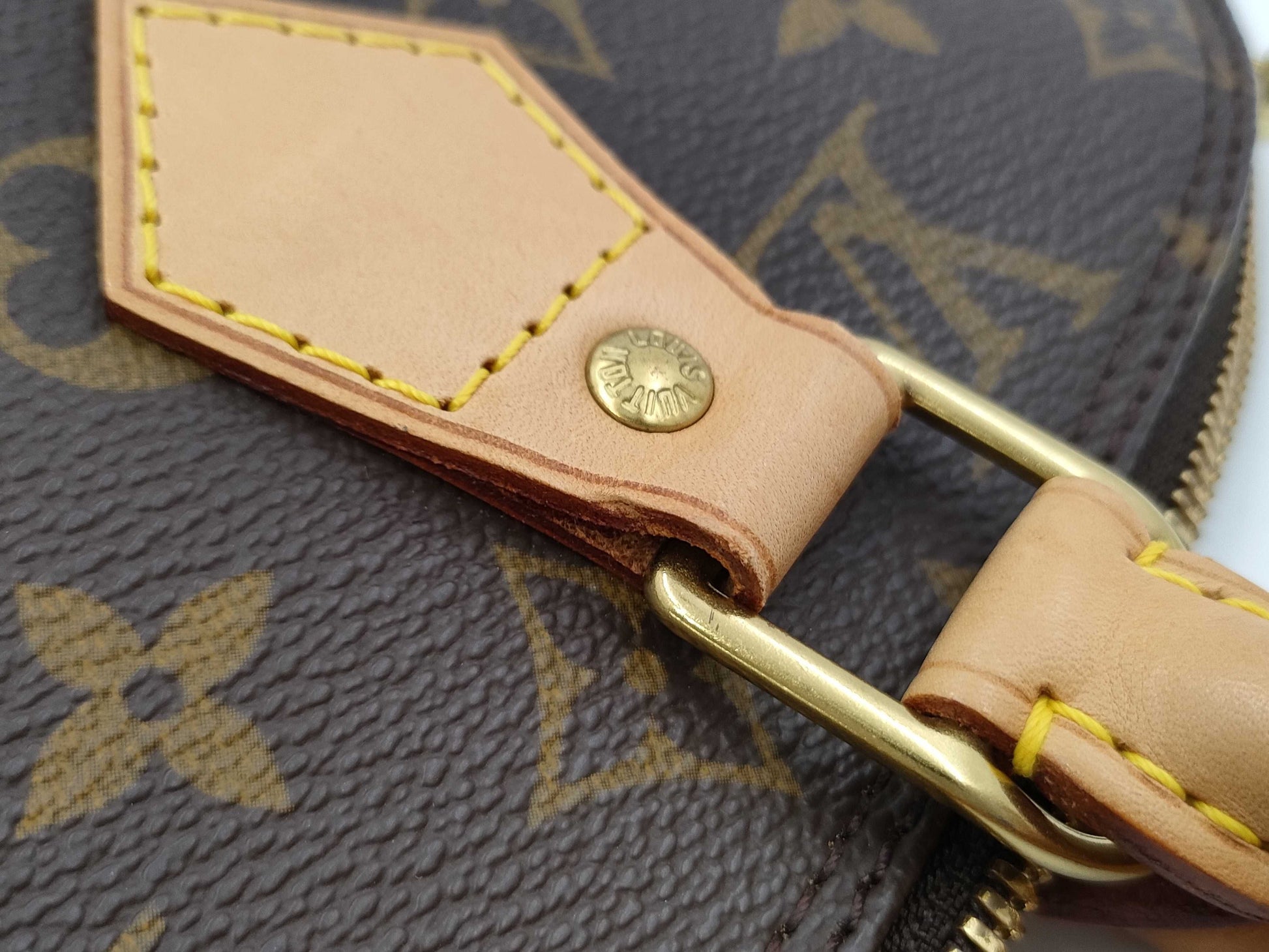 LOUIS VUITTON Louis Vuitton Monogram Alma Monogram Handbag