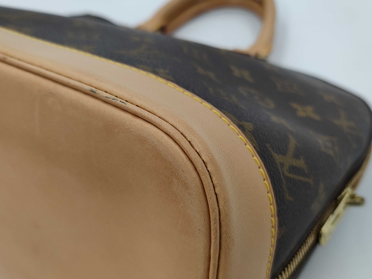 LOUIS VUITTON Louis Vuitton Monogram Alma Monogram Handbag