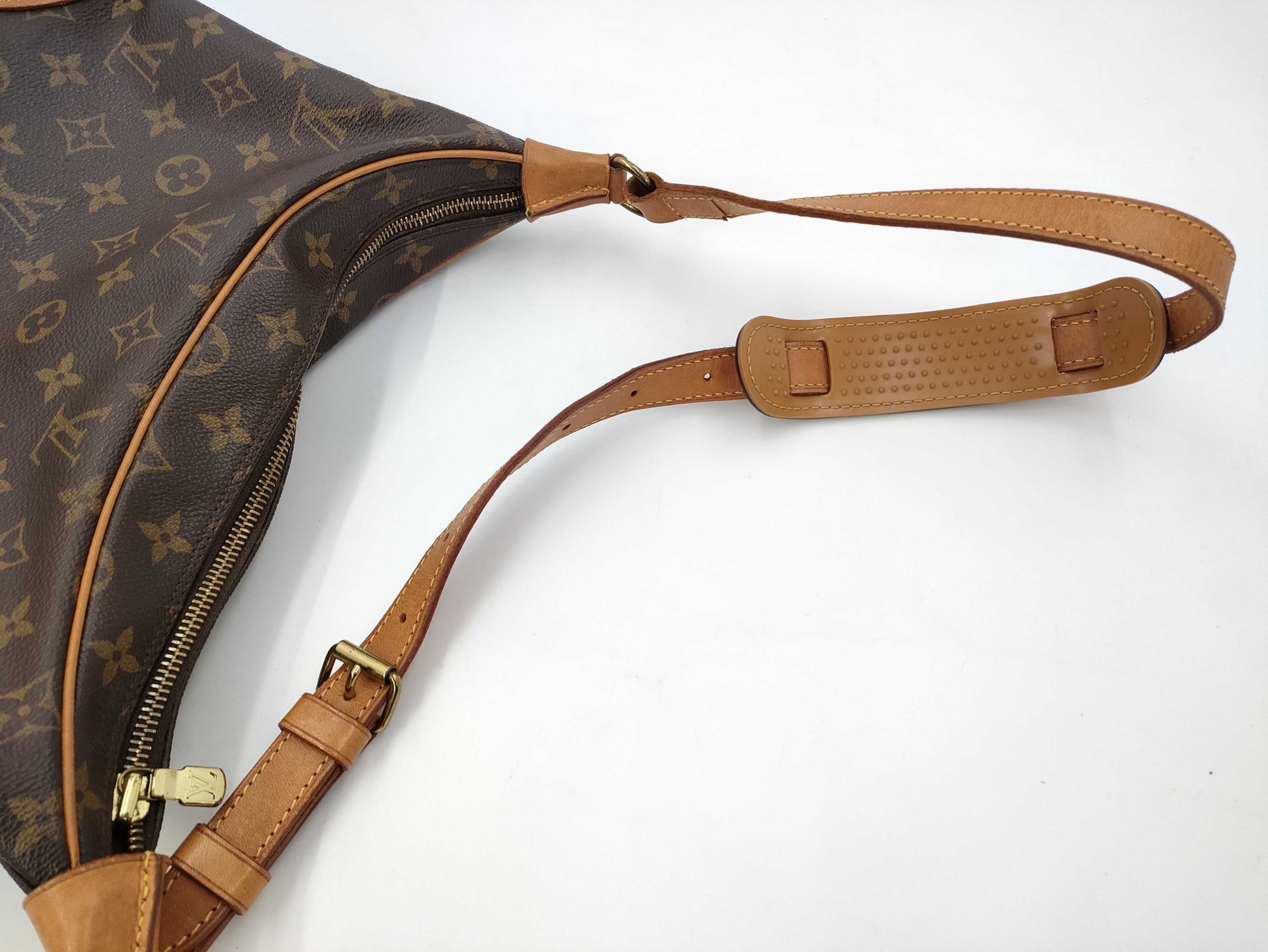 LOUIS VUITTON Monogram Boulogne 30 Shoulder Bag