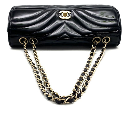 CHANEL CHANEL Matelasse Wave Stitch Turnlock Coco Mark Patent Leather Chain Hand Shoulder Bag