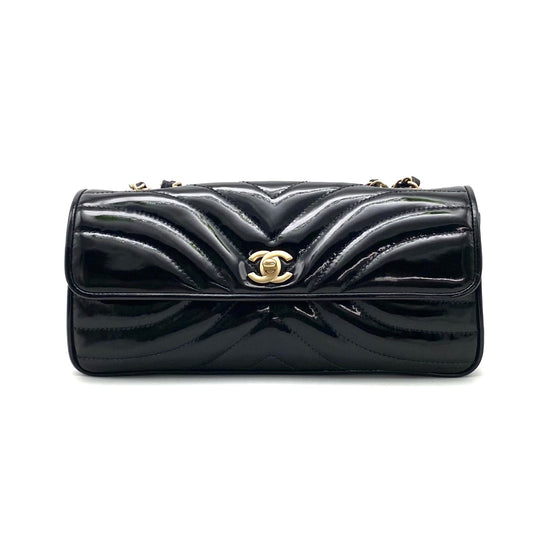 CHANEL CHANEL Matelasse Wave Stitch Turnlock Coco Mark Patent Leather Chain Hand Shoulder Bag