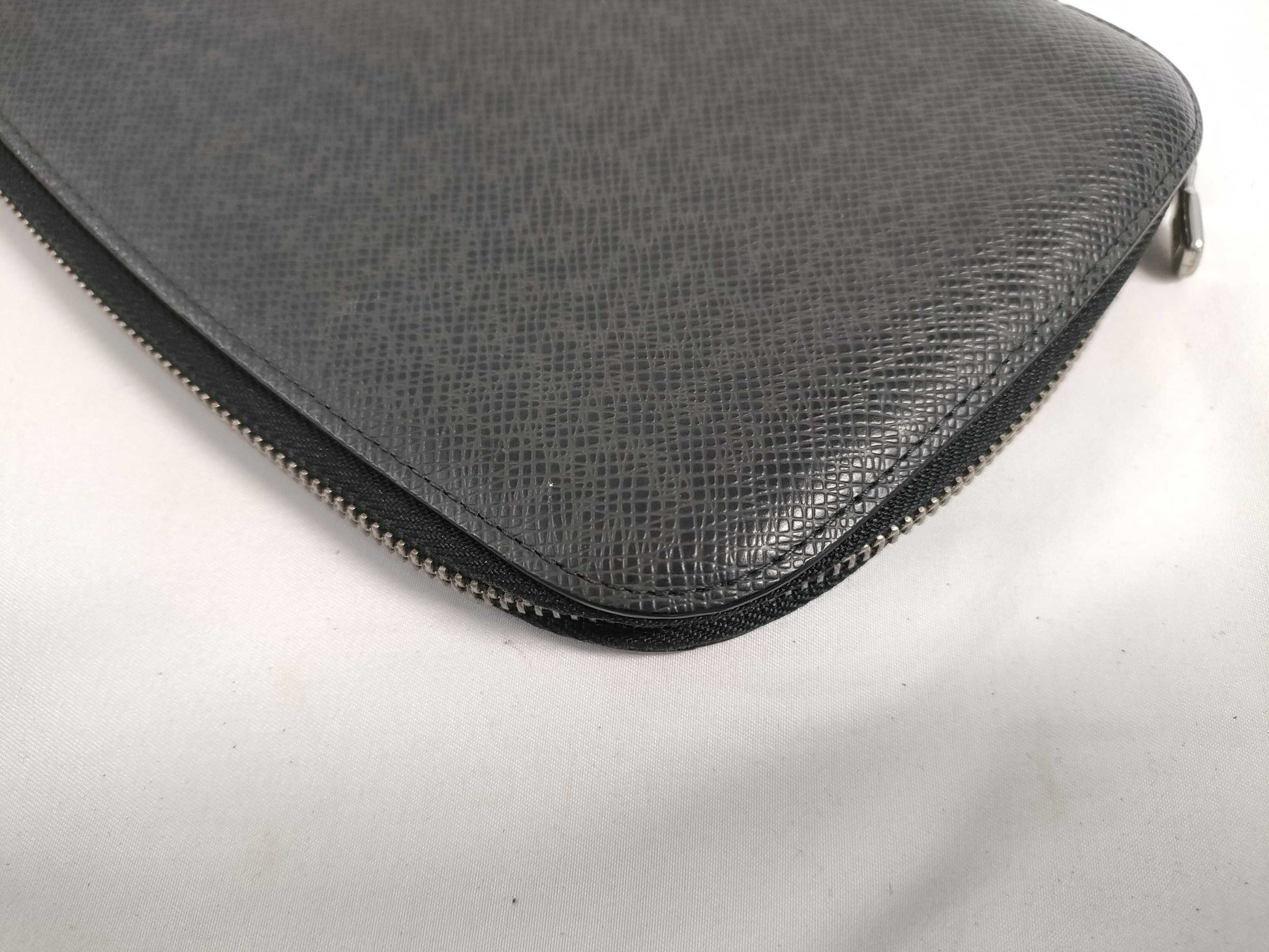 LOUIS VUITTON RFID verification failed MI1004 Taiga Taiga Organizer Atoll Travel Case Handbag