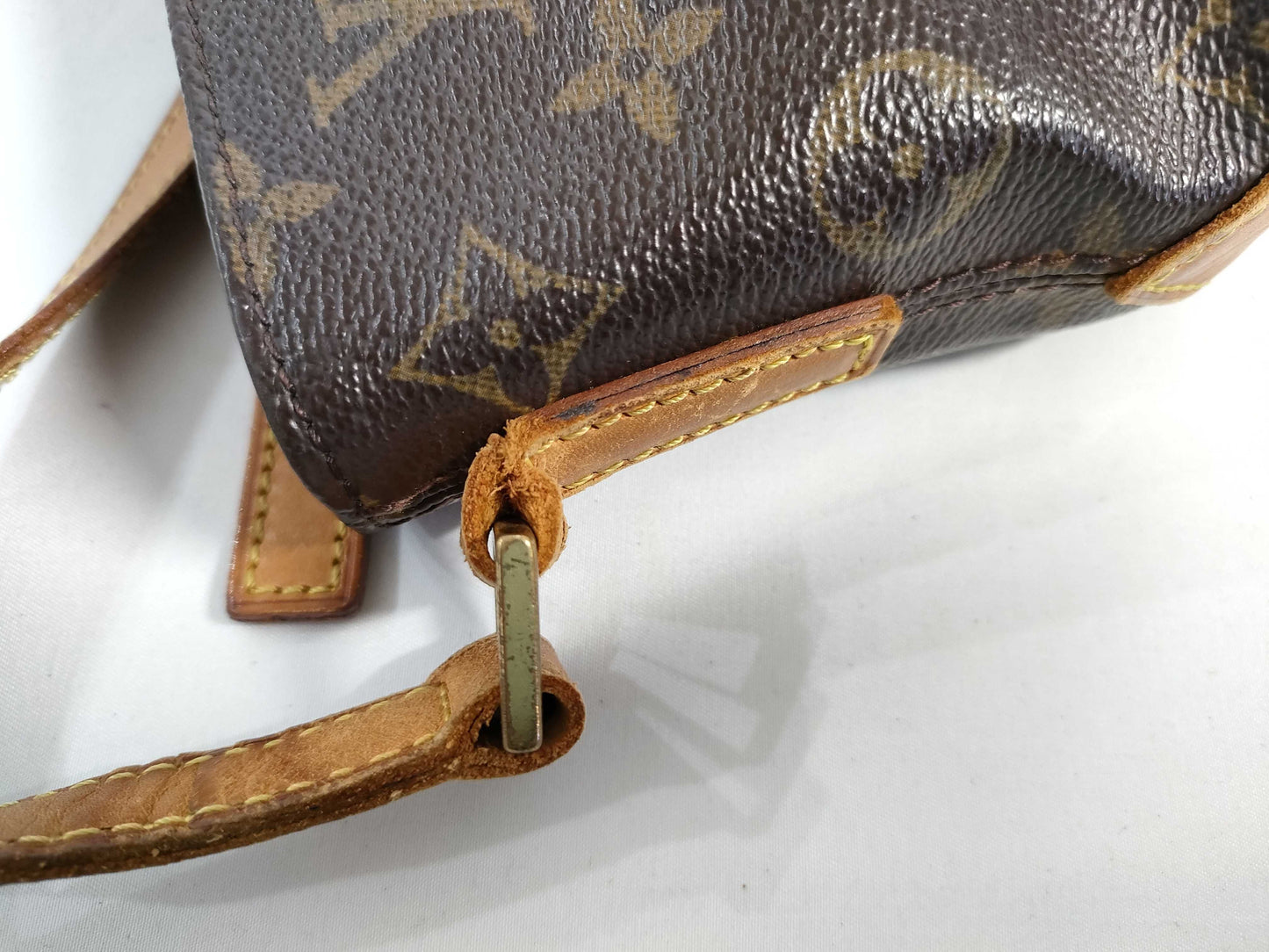 LOUIS VUITTON RFID verification failed. AR0072 Monogram LOUIS VUITTON M51240 Monogram Vuitton Monogram Trotter AR0072 Shoulder Bag