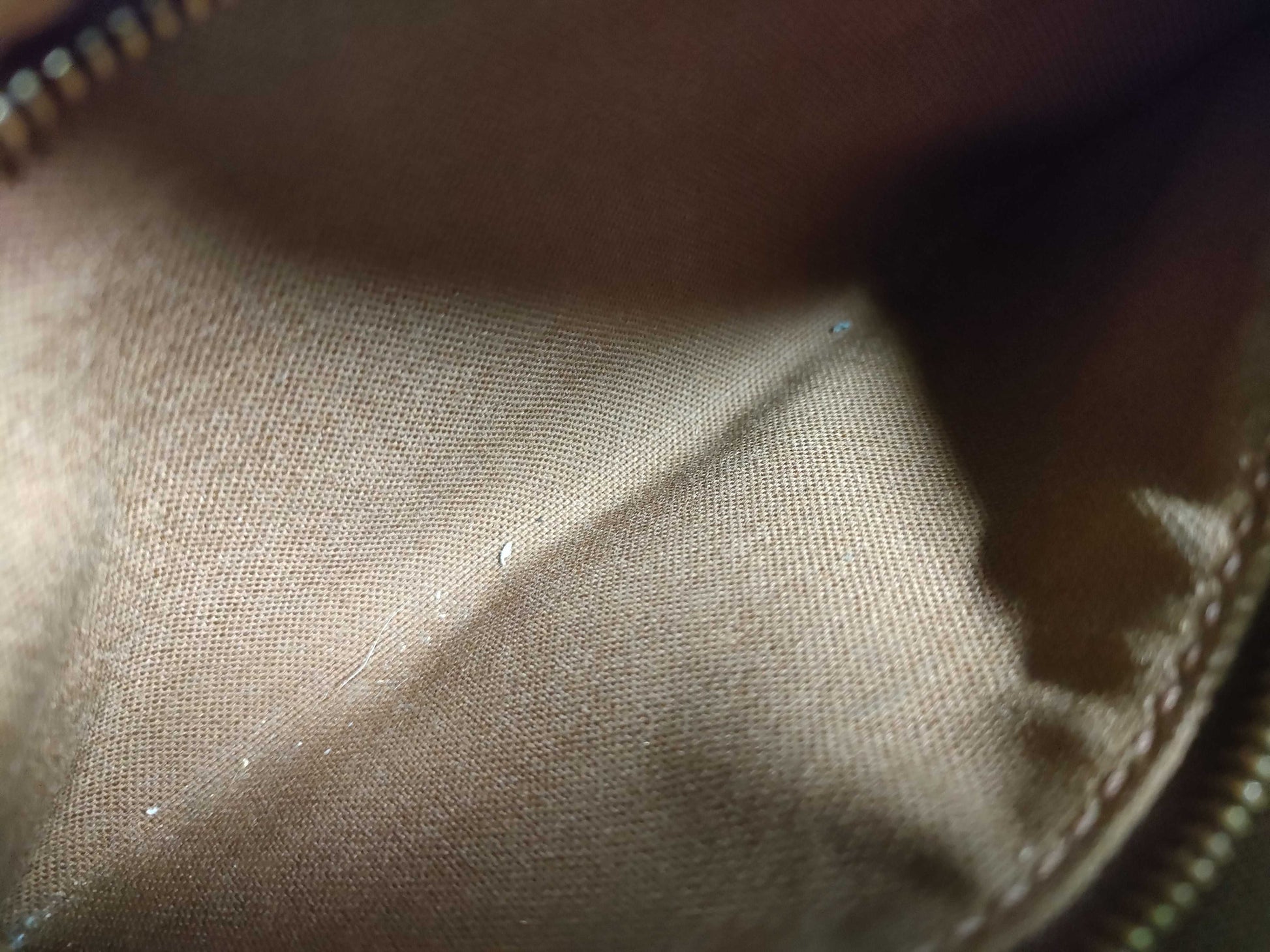 LOUIS VUITTON RFID verification failed. AR0072 Monogram LOUIS VUITTON M51240 Monogram Vuitton Monogram Trotter AR0072 Shoulder Bag