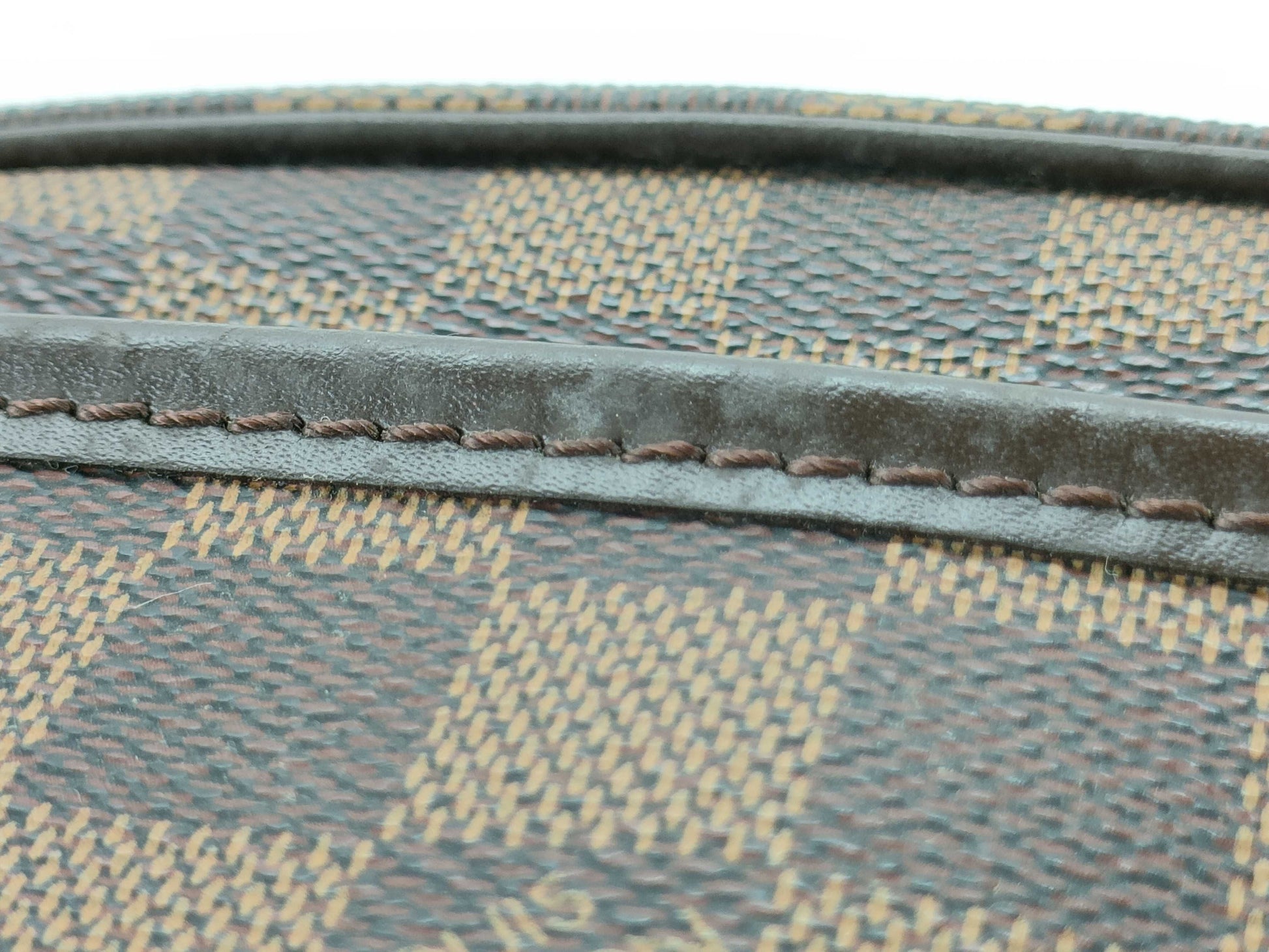 LOUIS VUITTON RFID Unverifiable Serial Number Unverifiable Damier LV Shoulder Bag
