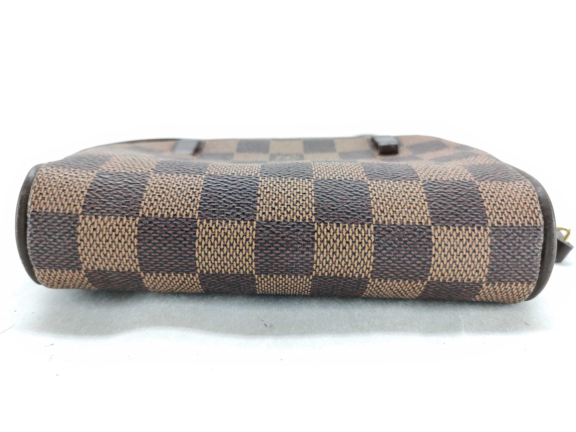 LOUIS VUITTON RFID Unverifiable Serial Number Unverifiable Damier LV Shoulder Bag