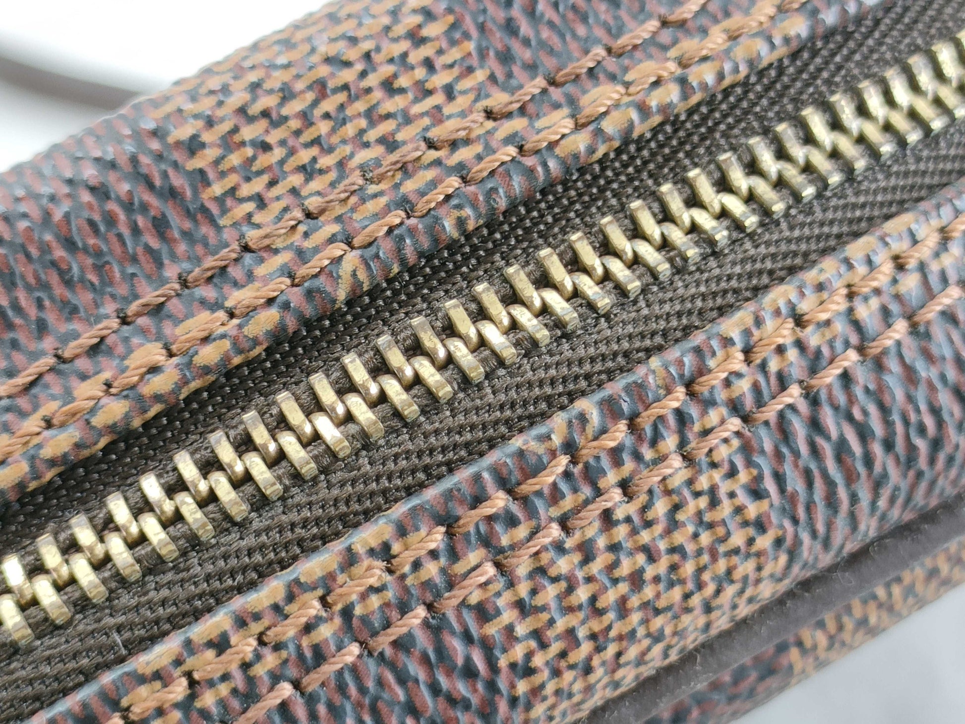 LOUIS VUITTON RFID Unverifiable Serial Number Unverifiable Damier LV Shoulder Bag