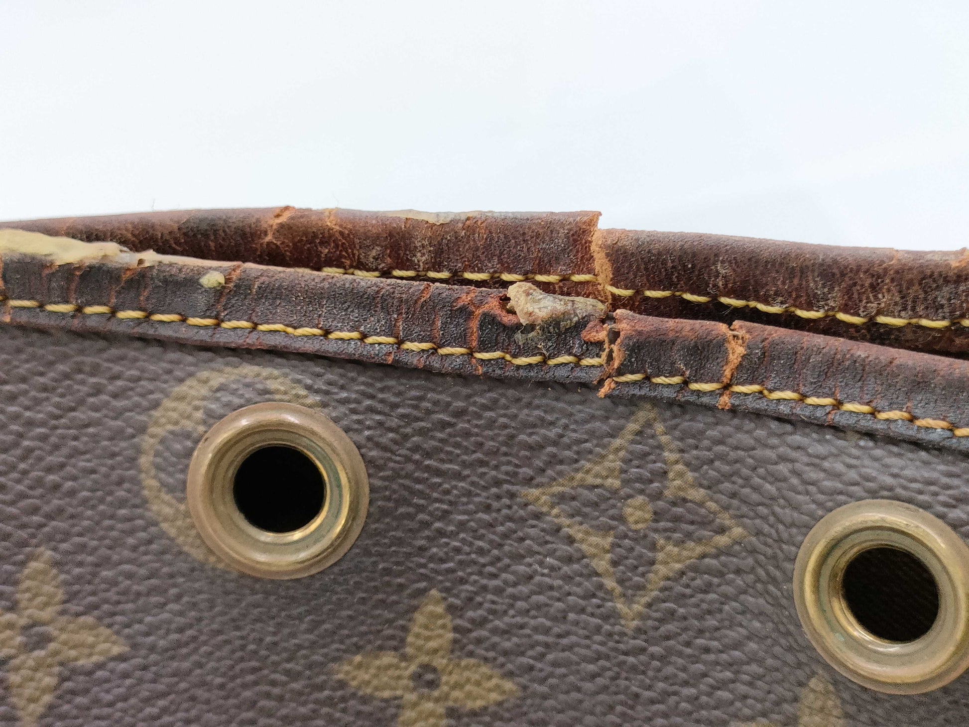 LOUIS VUITTON Monogram Petit Noe Brown Shoulder Bag