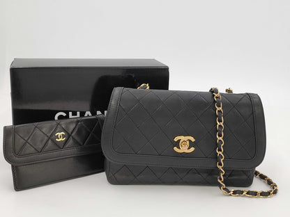 Vintage CHANEL Matelasse Lambskin Shoulder Bag