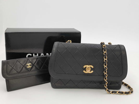 Vintage CHANEL Matelasse Lambskin Shoulder Bag