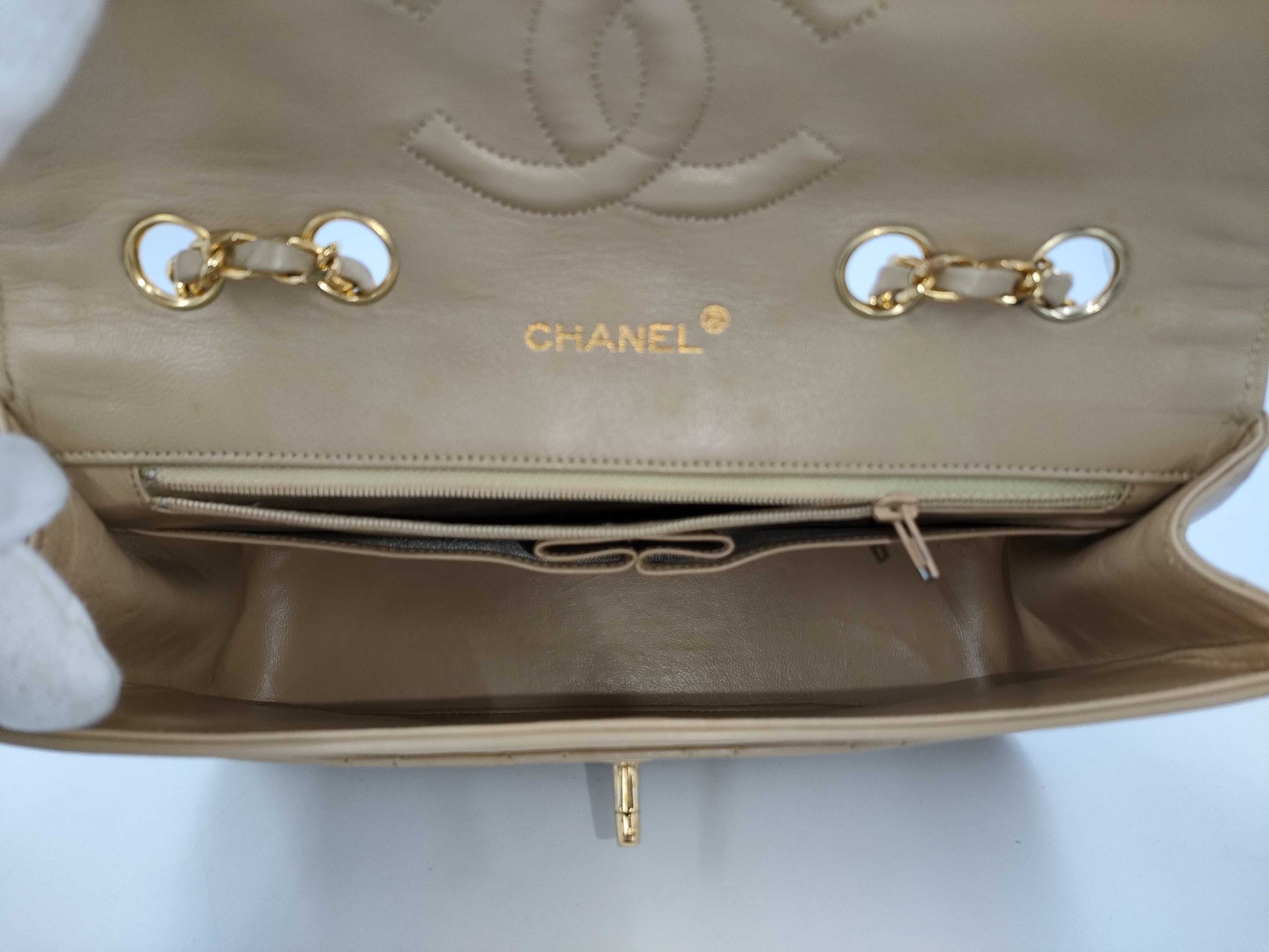 CHANEL Matelasse 25 Lambskin Shoulder Bag