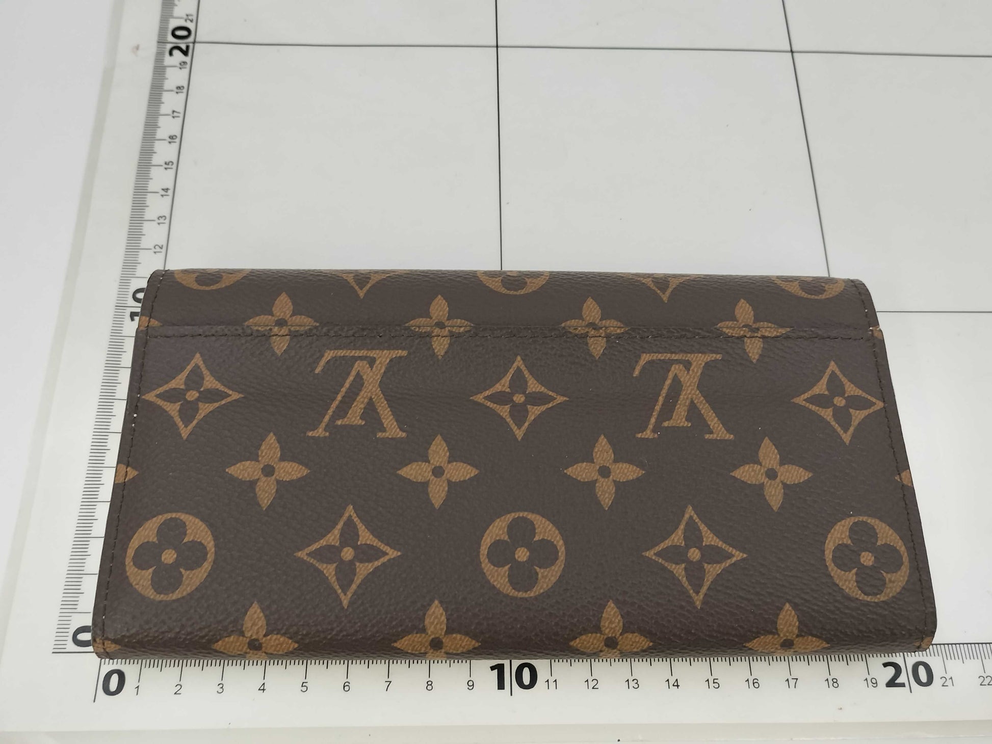 LOUIS VUITTON LV Monogram Portefeuille Sarah Long Wallet M62235