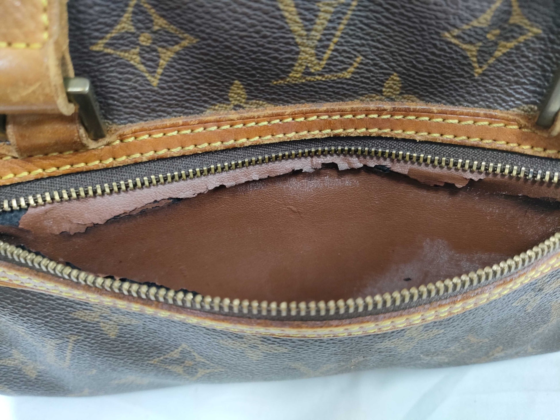 LOUIS VUITTON FL 0062 RFID Unverified Monogram LOUIS VUITTON Monogram Cite MM M51182 Handbag