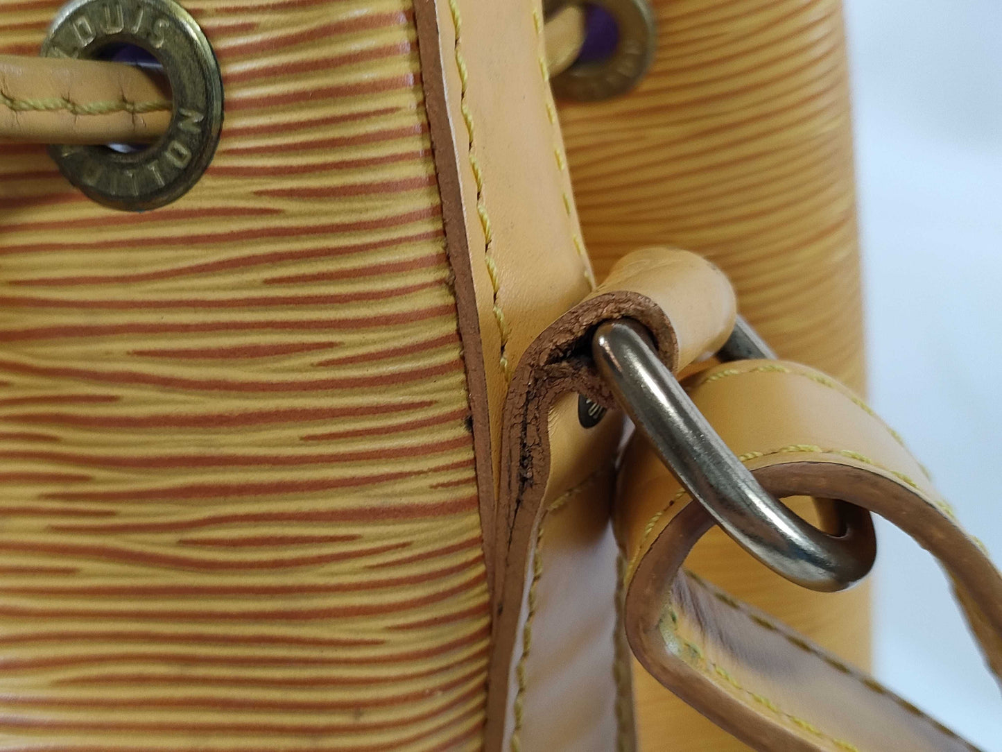 LOUIS VUITTON AR 0945 RFID Unverifiable Epi Louis Vuitton Epi Noe M44009 Shoulder Bag