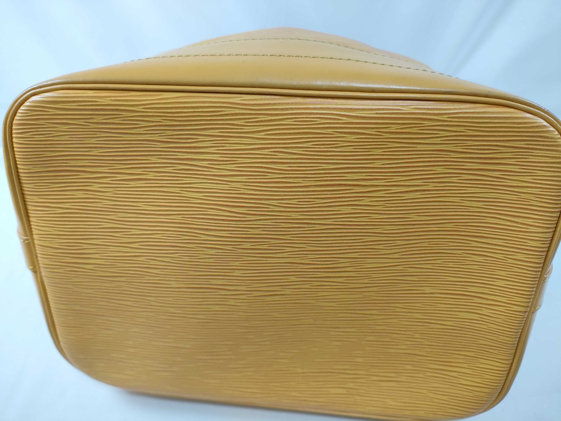 LOUIS VUITTON AR 0945 RFID Unverifiable Epi Louis Vuitton Epi Noe M44009 Shoulder Bag