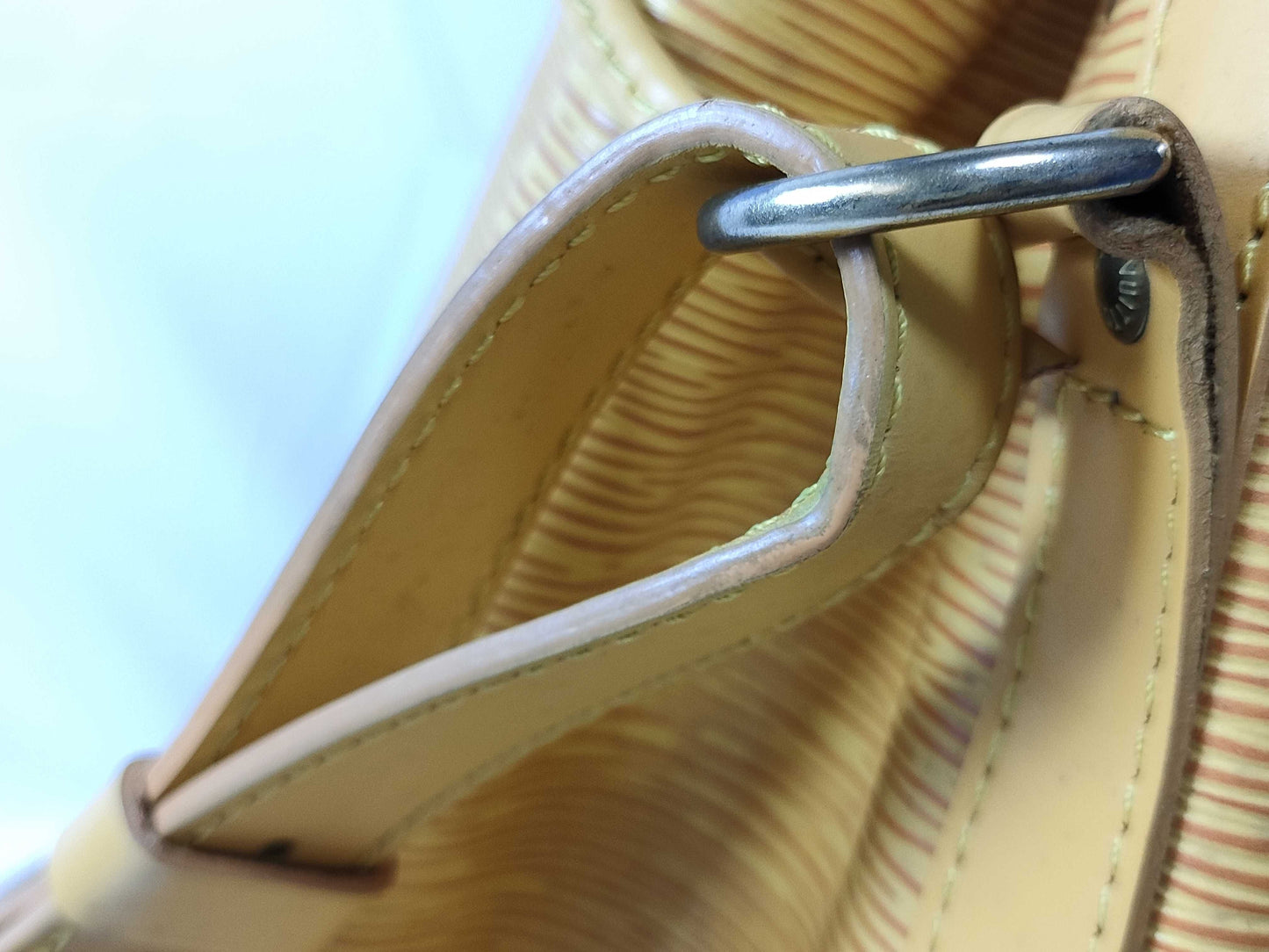 LOUIS VUITTON AR 0945 RFID Unverifiable Epi Louis Vuitton Epi Noe M44009 Shoulder Bag