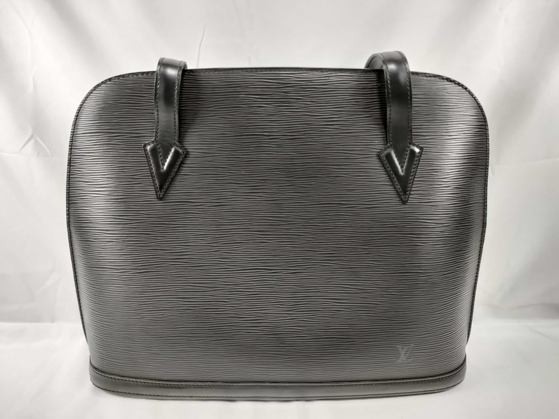 LOUIS VUITTON RFID Unverifiable Serial Number Unverifiable Epi Louis Vuitton Epi Noir Lussack M52282 Handbag