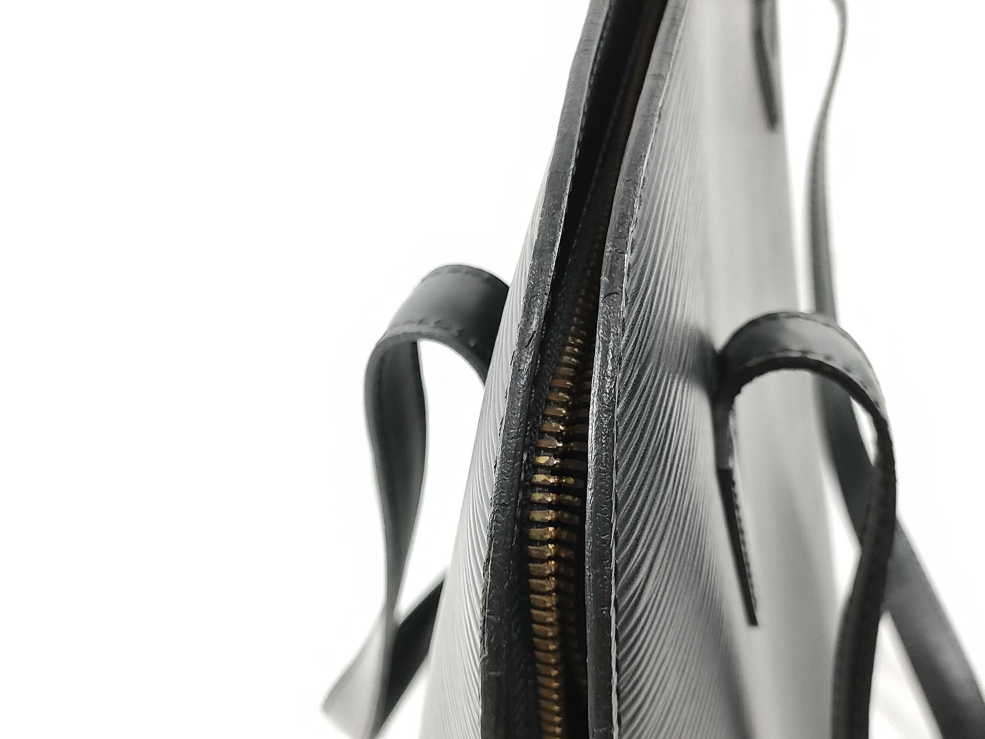 LOUIS VUITTON RFID Unverifiable Serial Number Unverifiable Epi Louis Vuitton Epi Noir Lussack M52282 Handbag