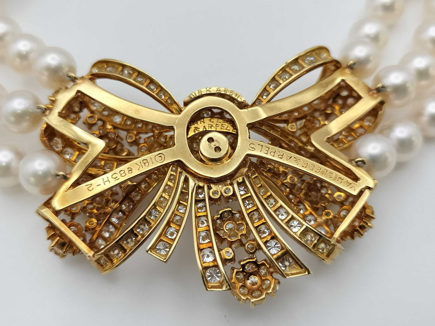 Van Cleef & Arpels Vintage Ribbon Diamond Necklace in 18K Yellow Gold 