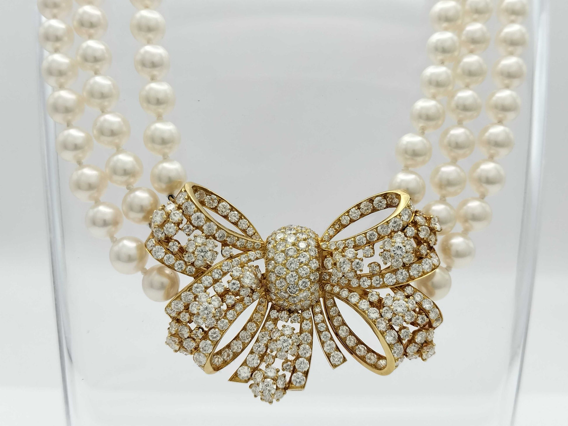 Van Cleef & Arpels Vintage Ribbon Diamond Necklace in 18K Yellow Gold 