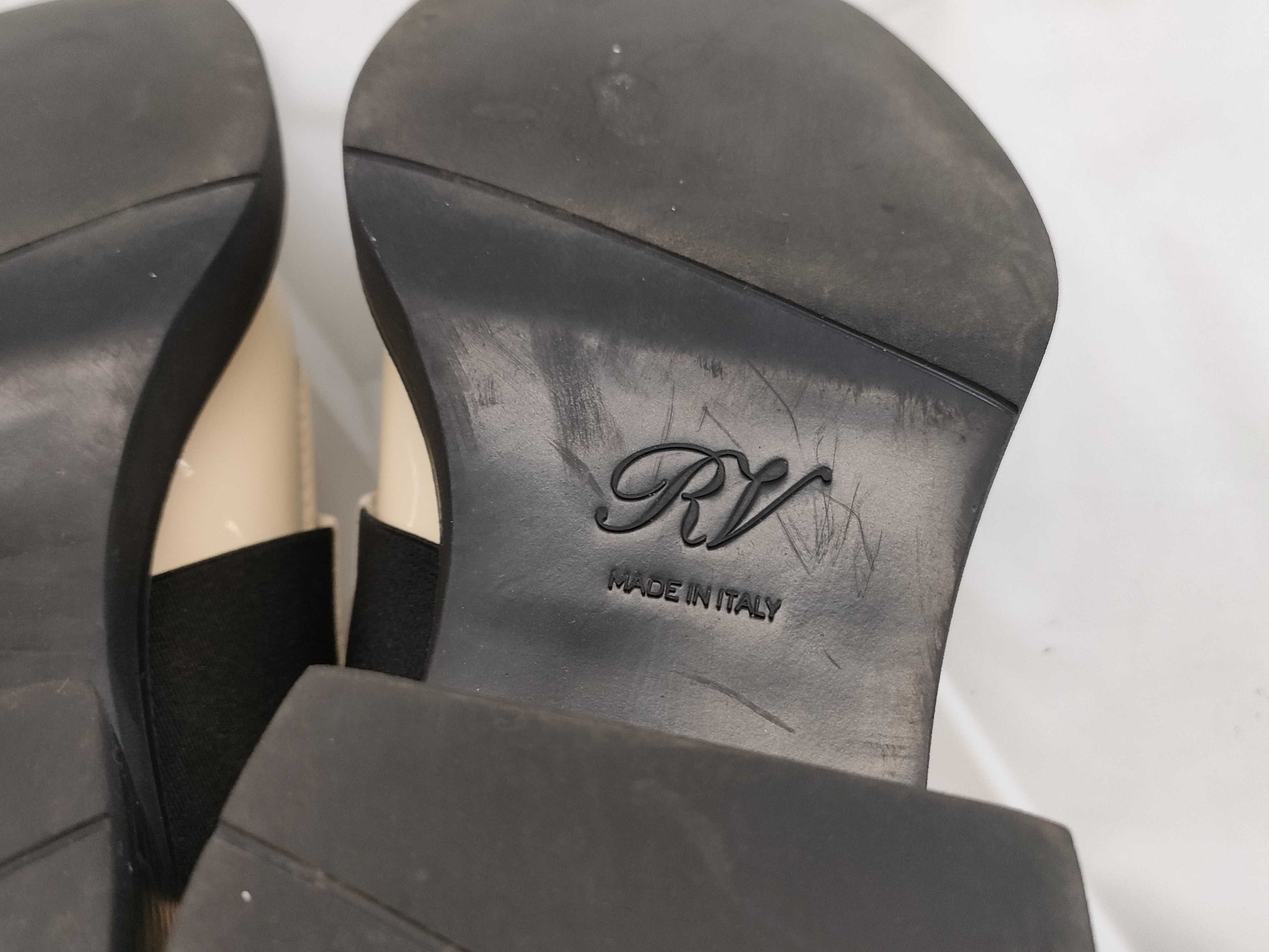 ROGER VIVIER Roger Vivier Vivranger Patent Loafers White Size 35.5