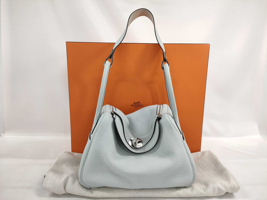 HERMES Lindy 26 Shoulder Bag in Taurillon Clemence Blue Pale with U Stamp and Silver Hardware