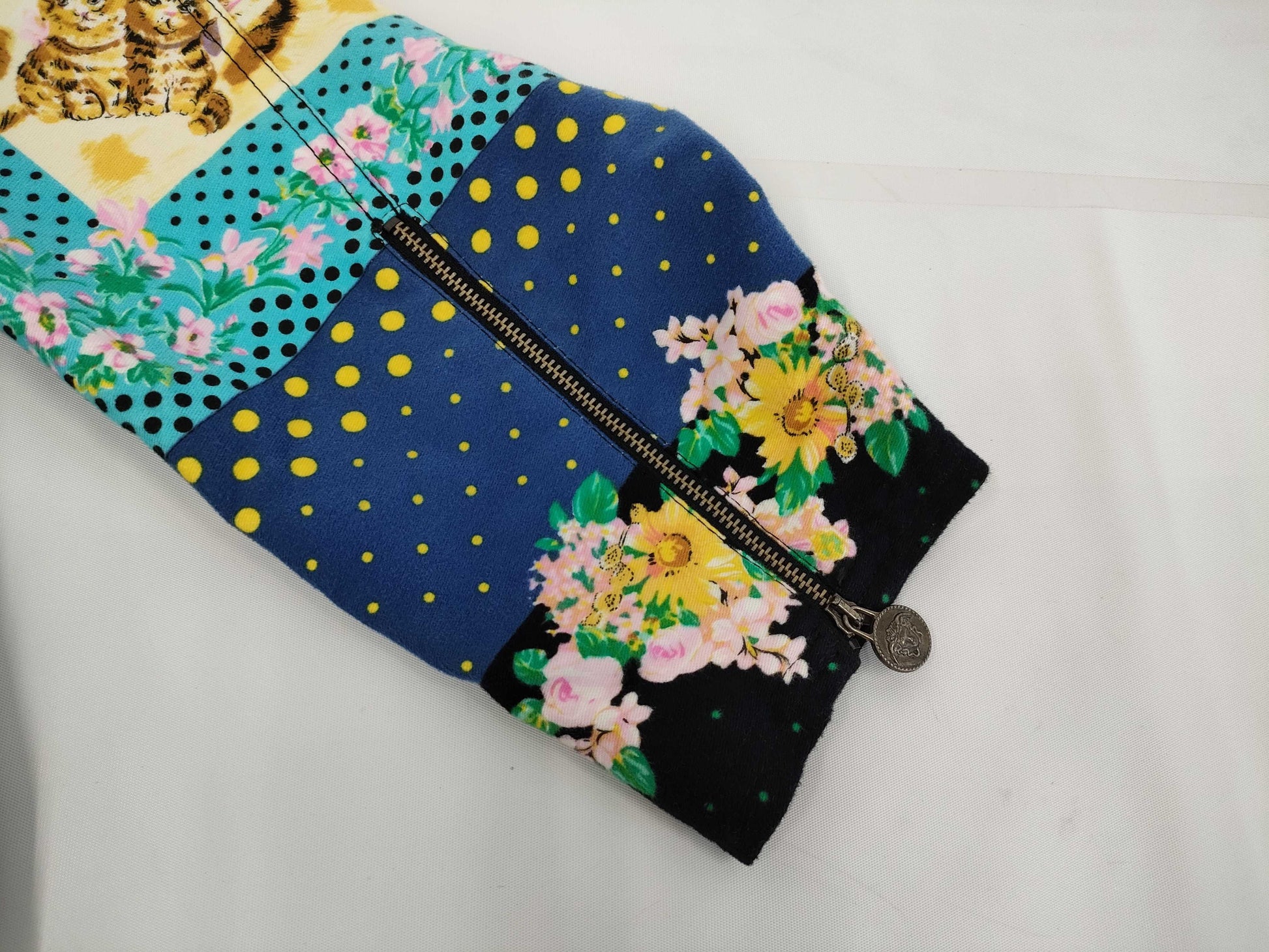 VERSACE CAT Medusa Print Jumper, Size L