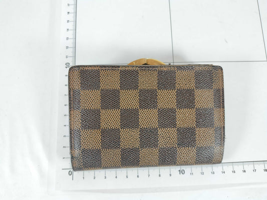 LOUIS VUITTON Damier Wallet