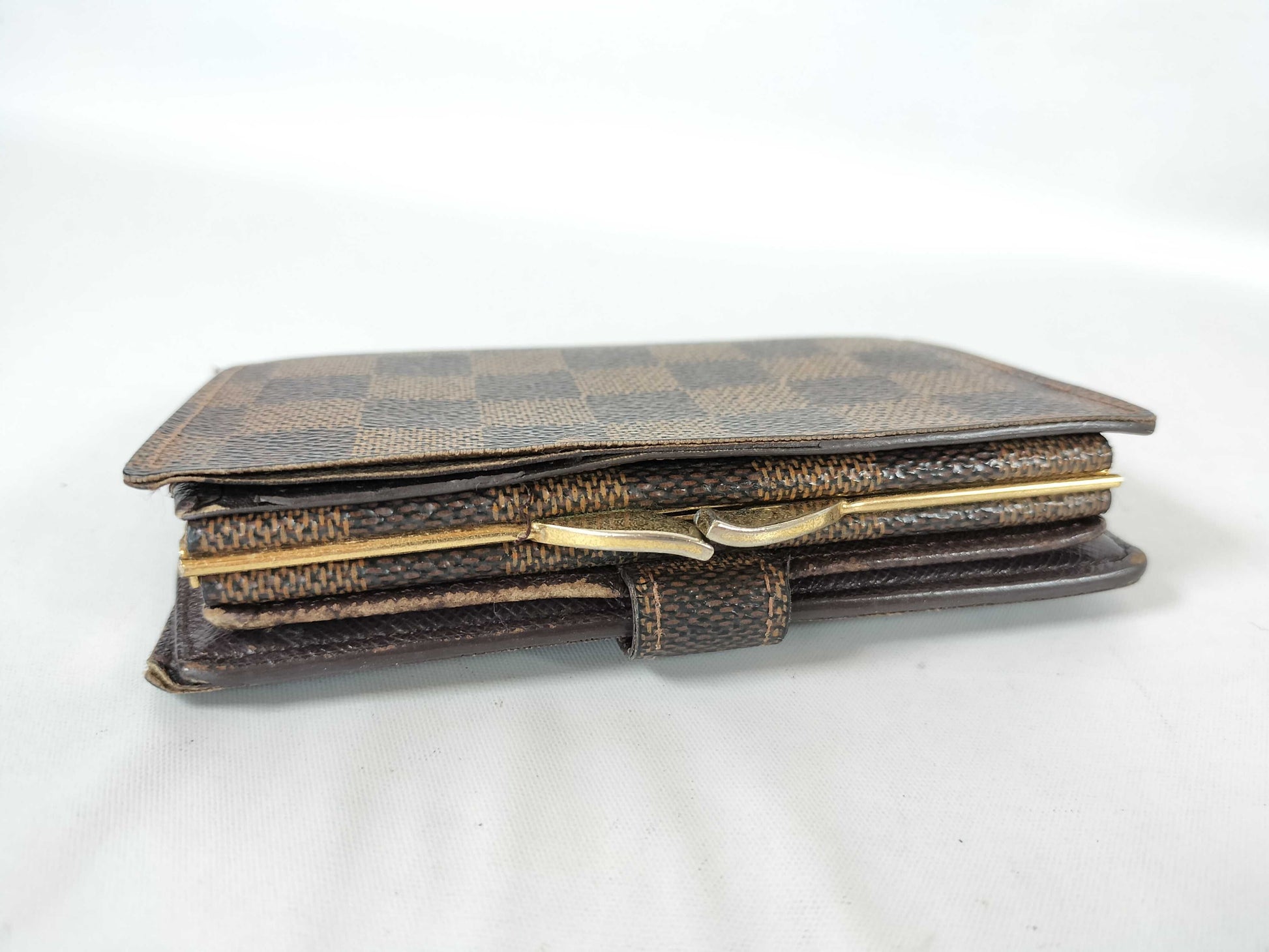 LOUIS VUITTON Damier Wallet