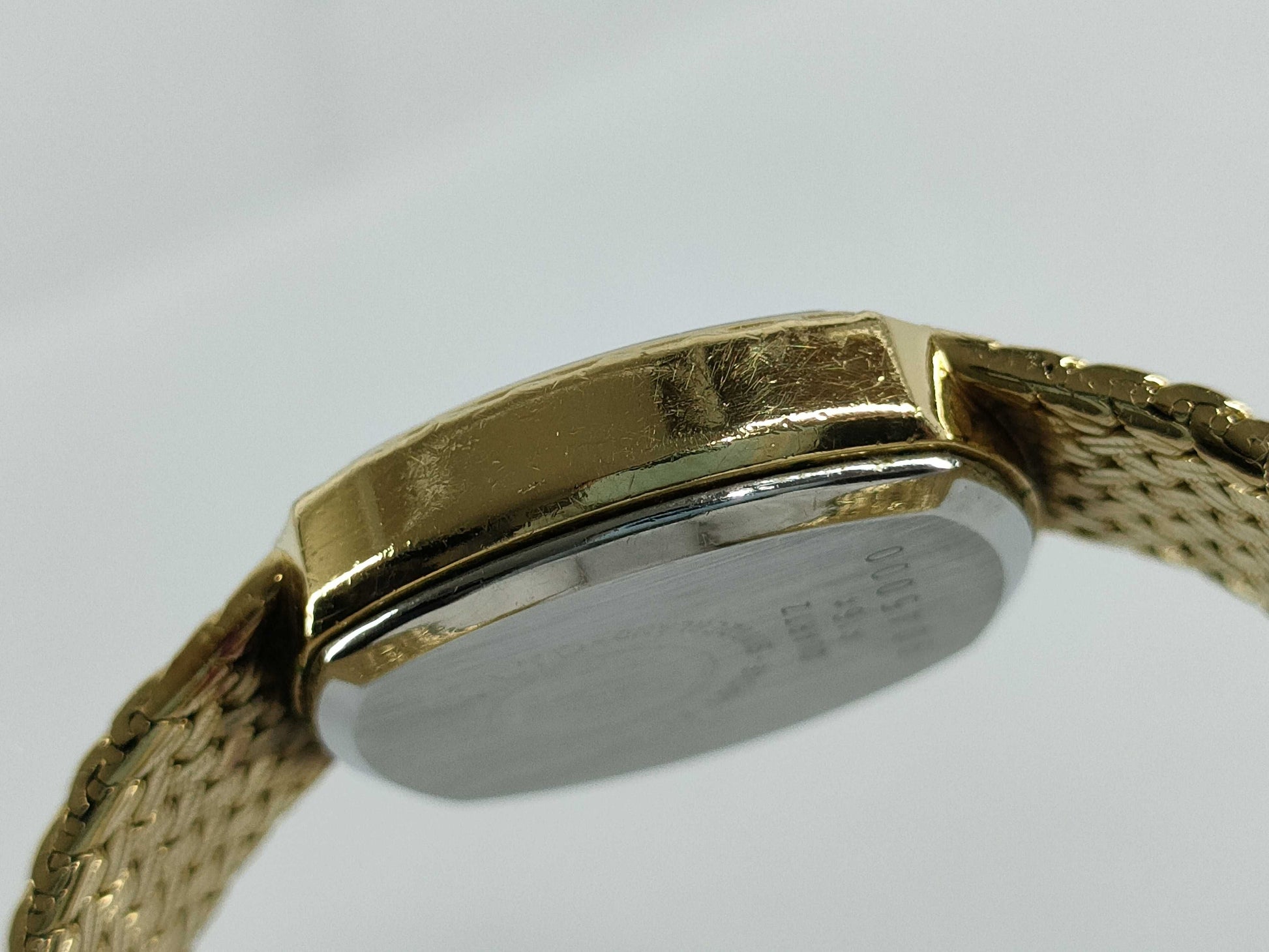 616 9045000 Not working/No guarantee of operation Women's watch
