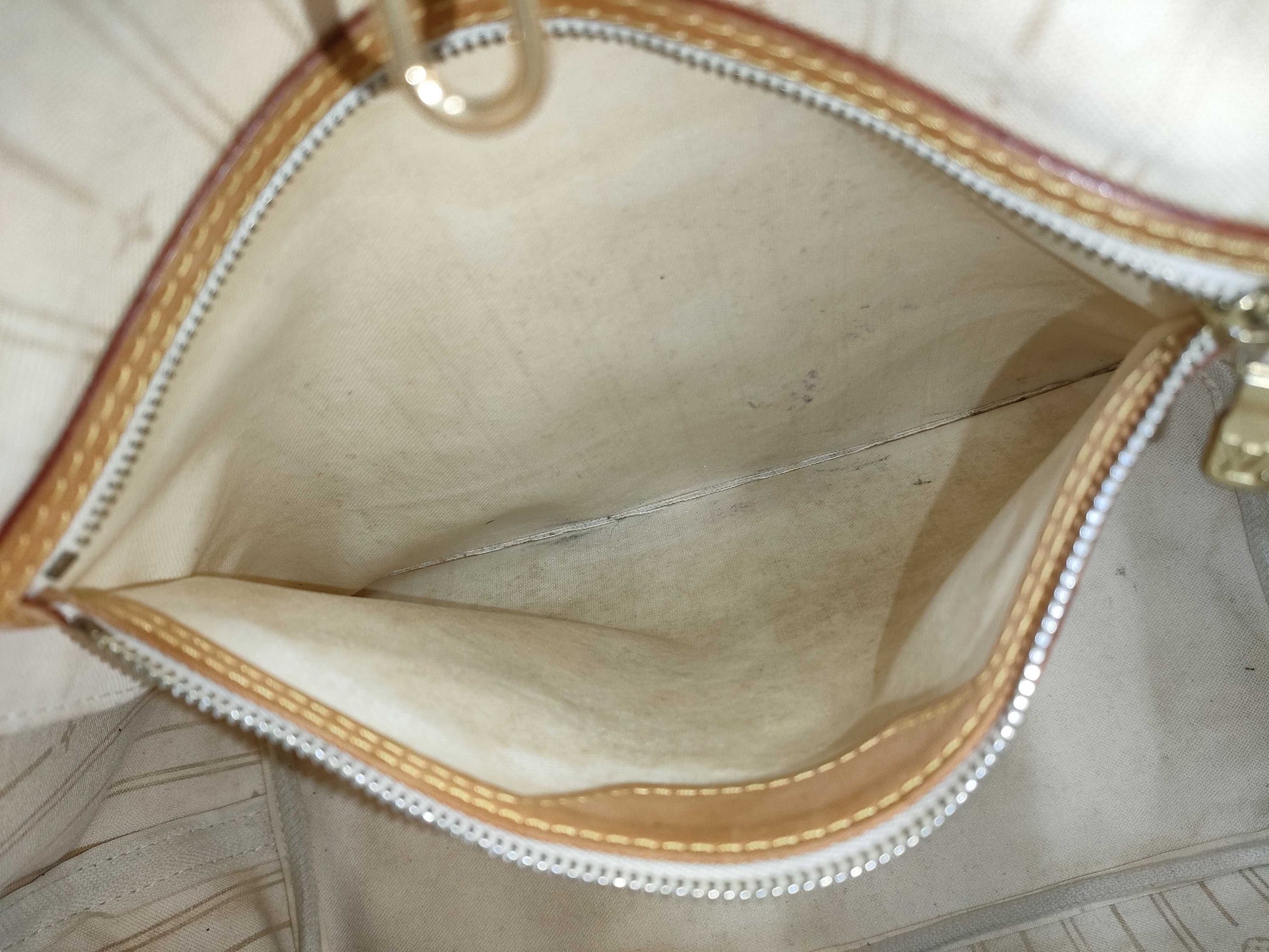 LOUIS VUITTON Neverfull Tote Bag