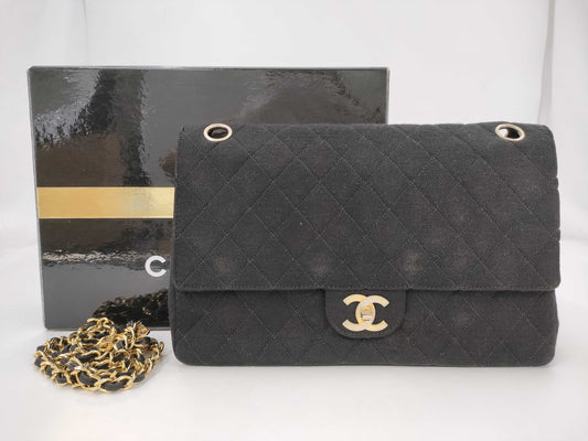 CHANEL shoulder bag