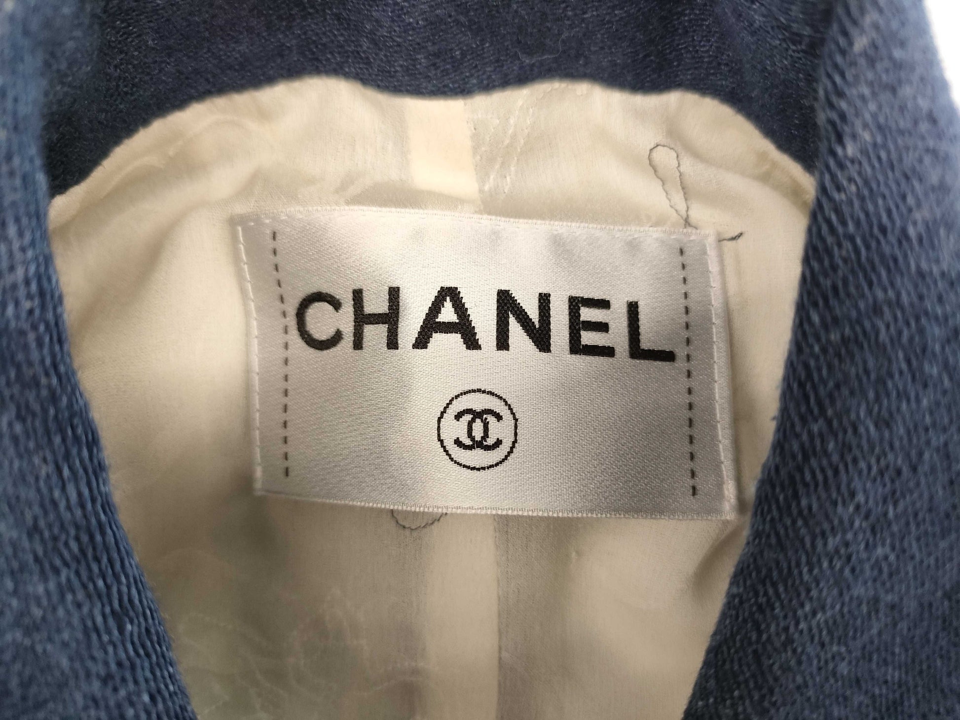 CHANEL Blue Coat Size 34 with Chanel Logo Lining