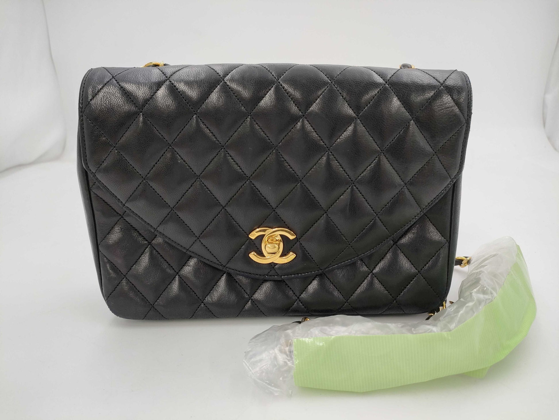 CHANEL Matelasse 23 Lambskin Single Chain Single Flap Shoulder Bag with Gold Hardware