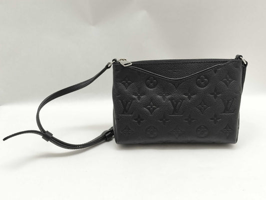 LOUIS VUITTON UNIFORMES Shoulder Bag