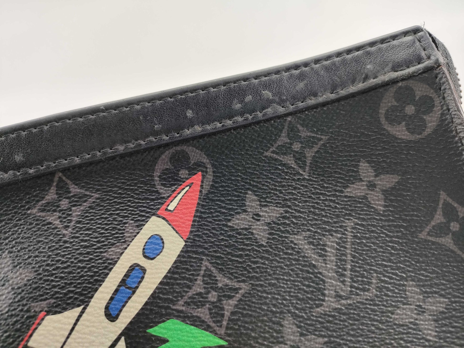 LOUIS VUITTON ID - Louis Vuitton Bag Pochette Cartoon Voyage MM Monogram Canvas 26cm #withNFC Second Bag
