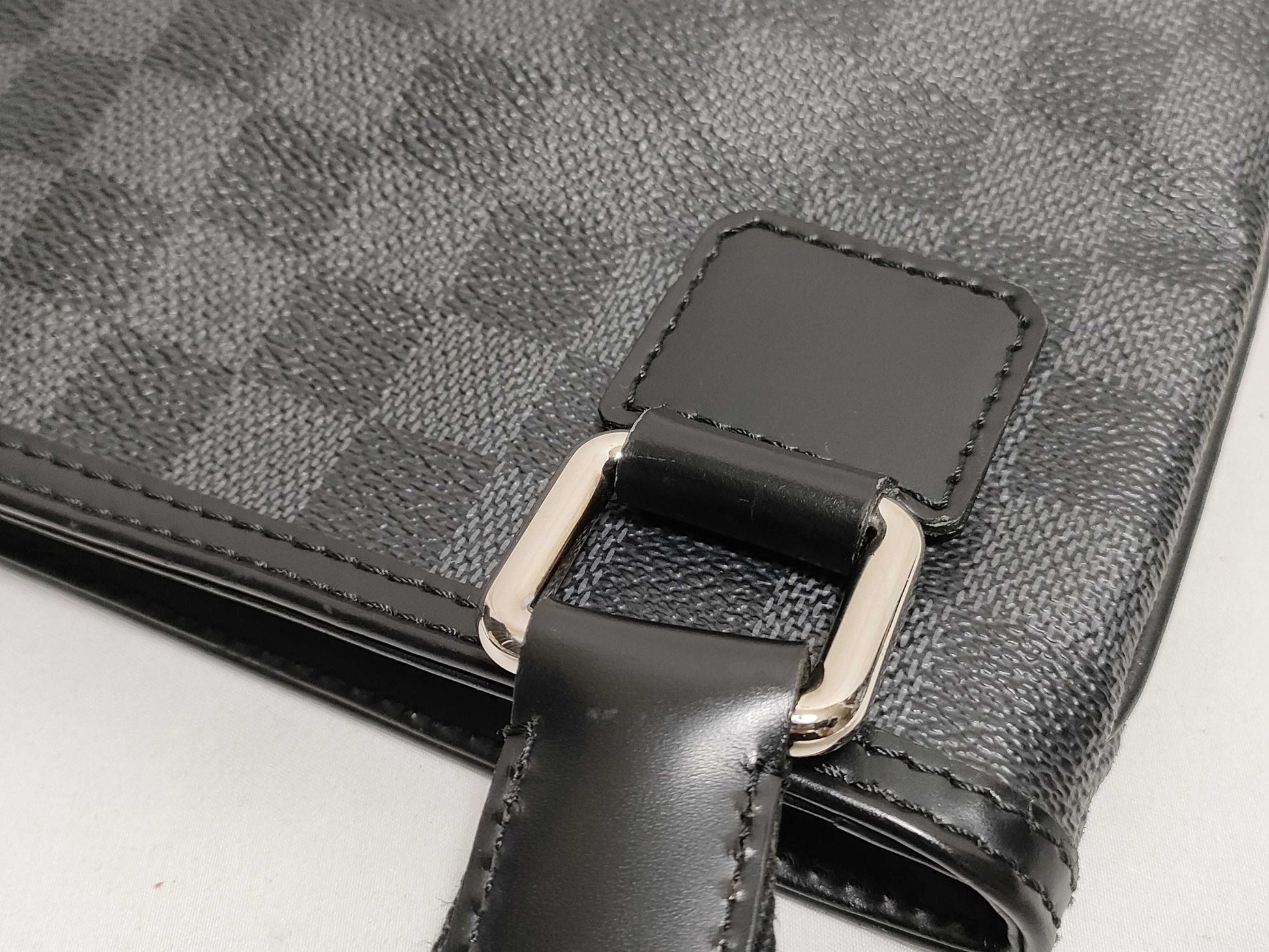 LOUIS VUITTON Damier Graphite Thomas N58028 VI0161 Shoulder Bag
