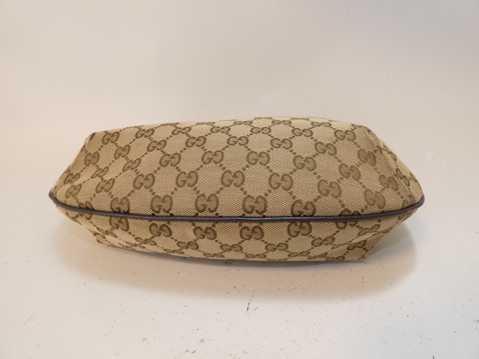 GUCCI GG canvas shoulder bag