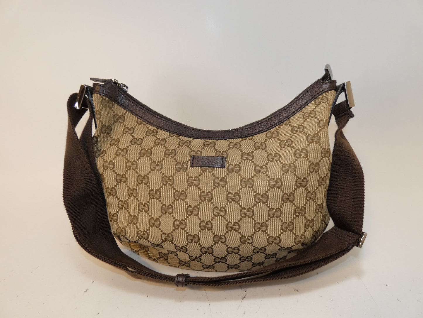 GUCCI GG canvas shoulder bag