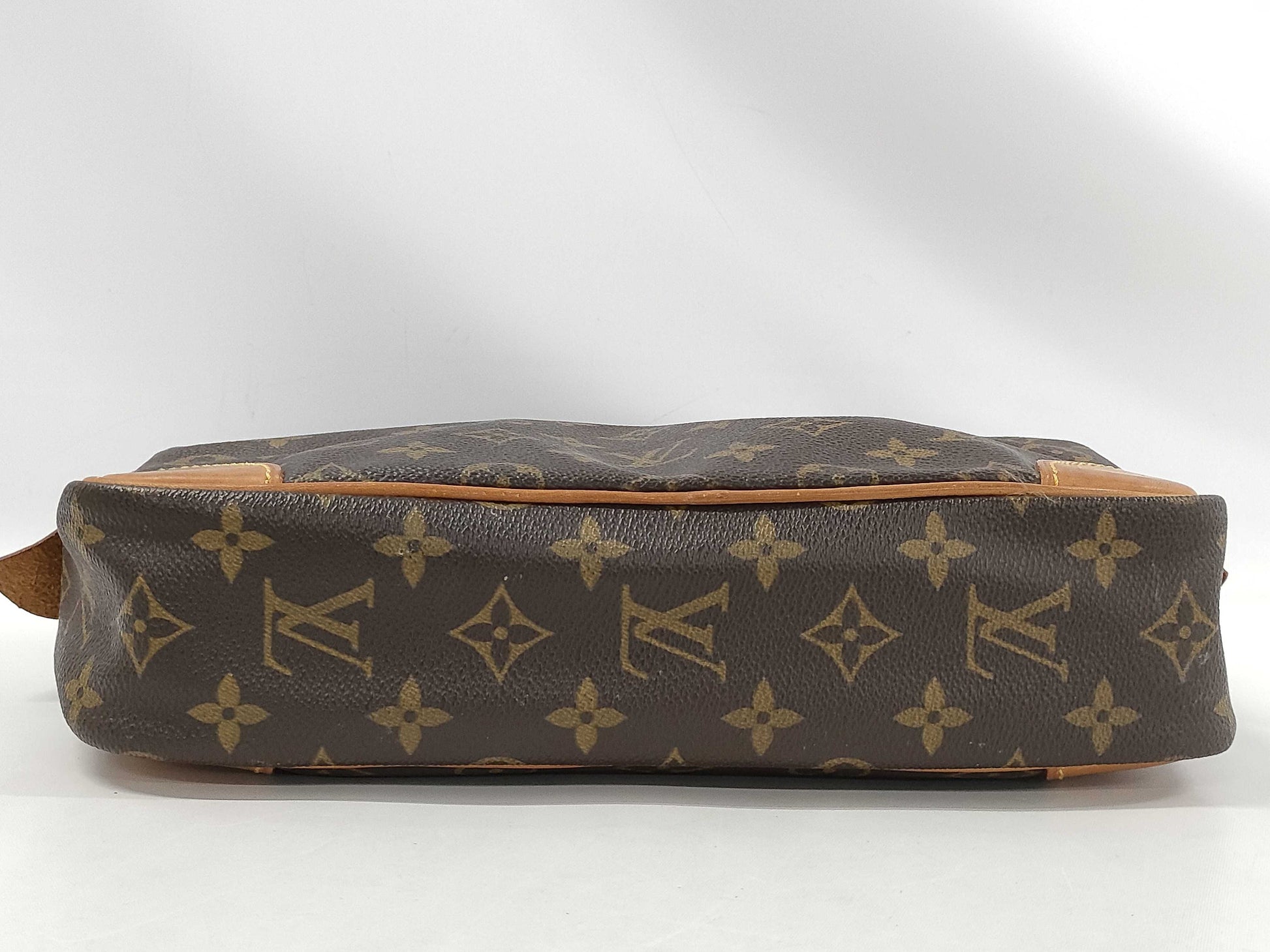 LOUIS VUITTON Compiegne Second Bag