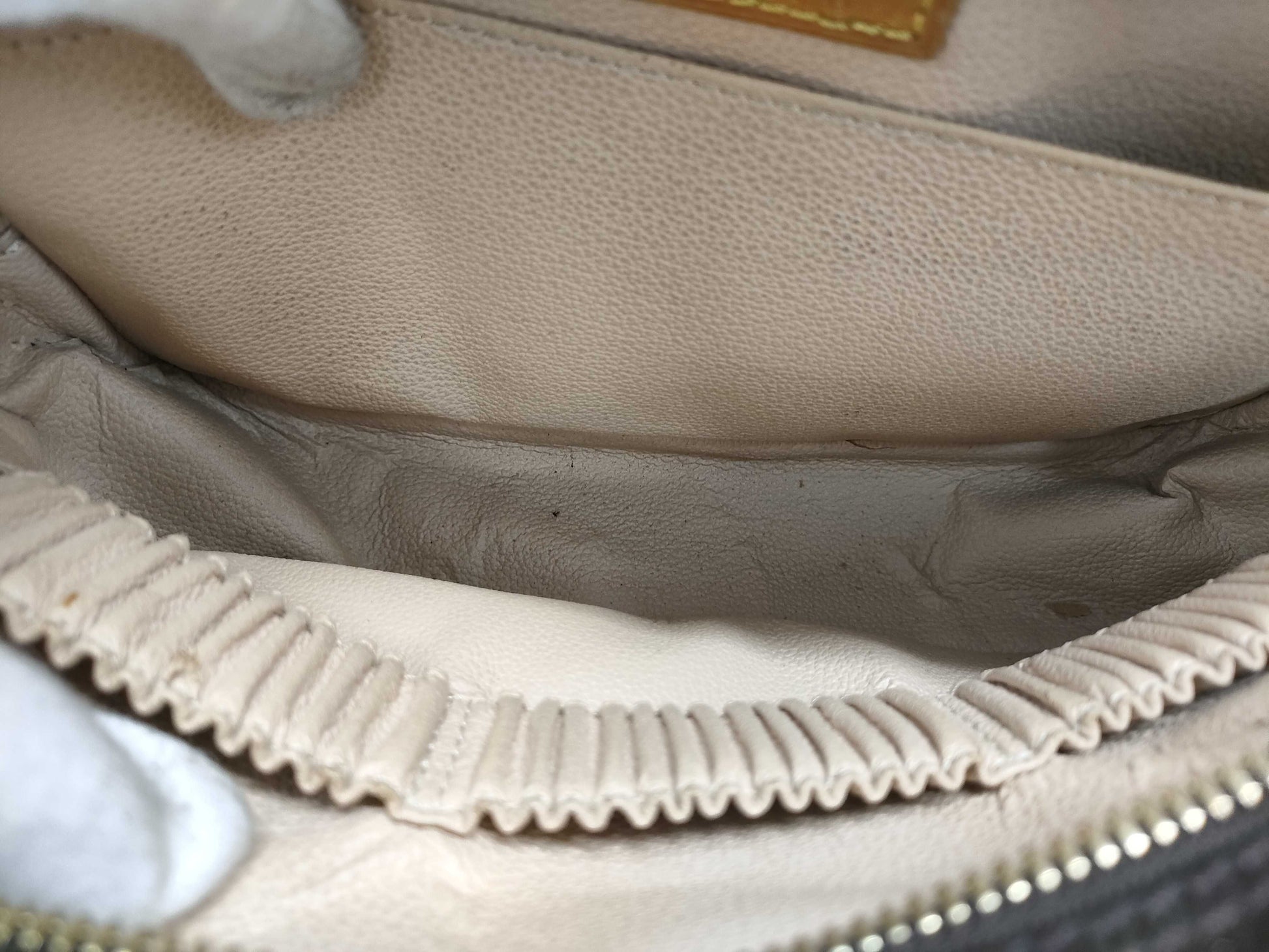 LOUIS VUITTON Tourtois Second Bag
