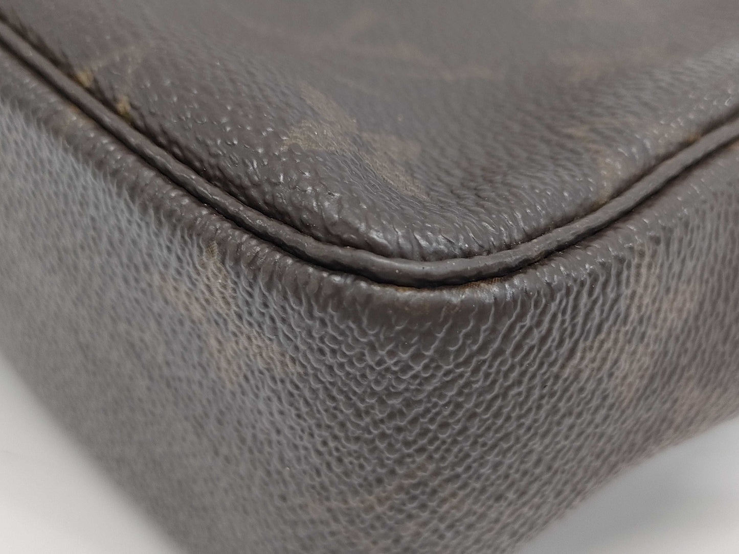 LOUIS VUITTON Tourtois Second Bag