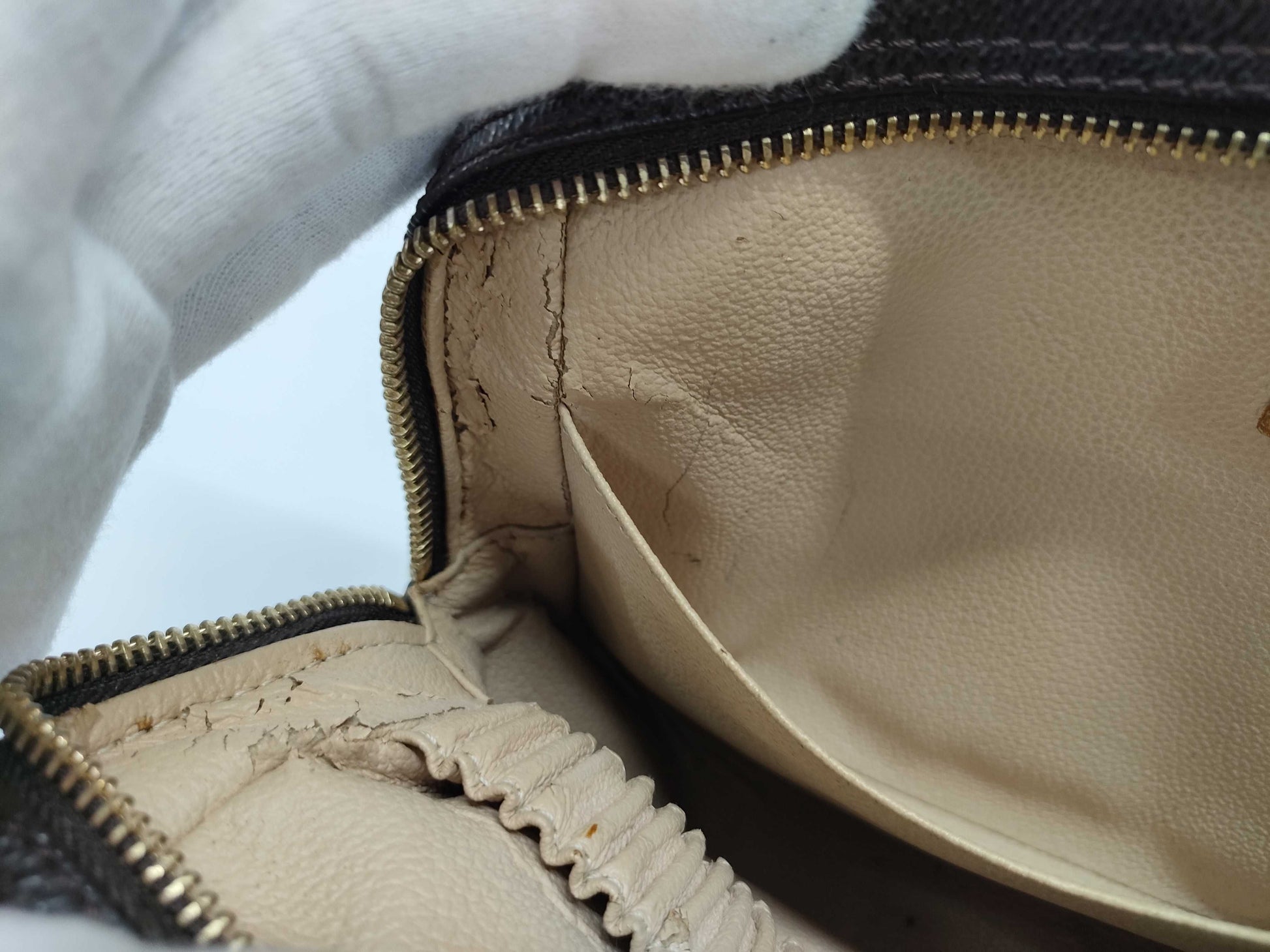 LOUIS VUITTON Tourtois Second Bag
