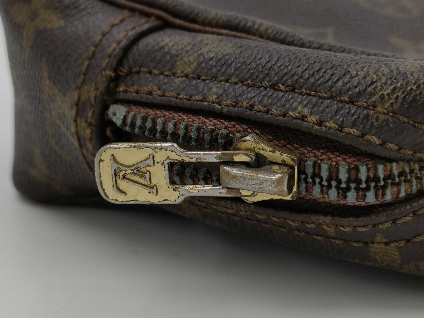 LOUIS VUITTON True Toilet Second Bag