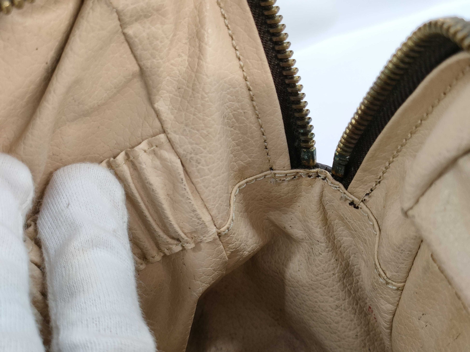 LOUIS VUITTON True Toilet Second Bag