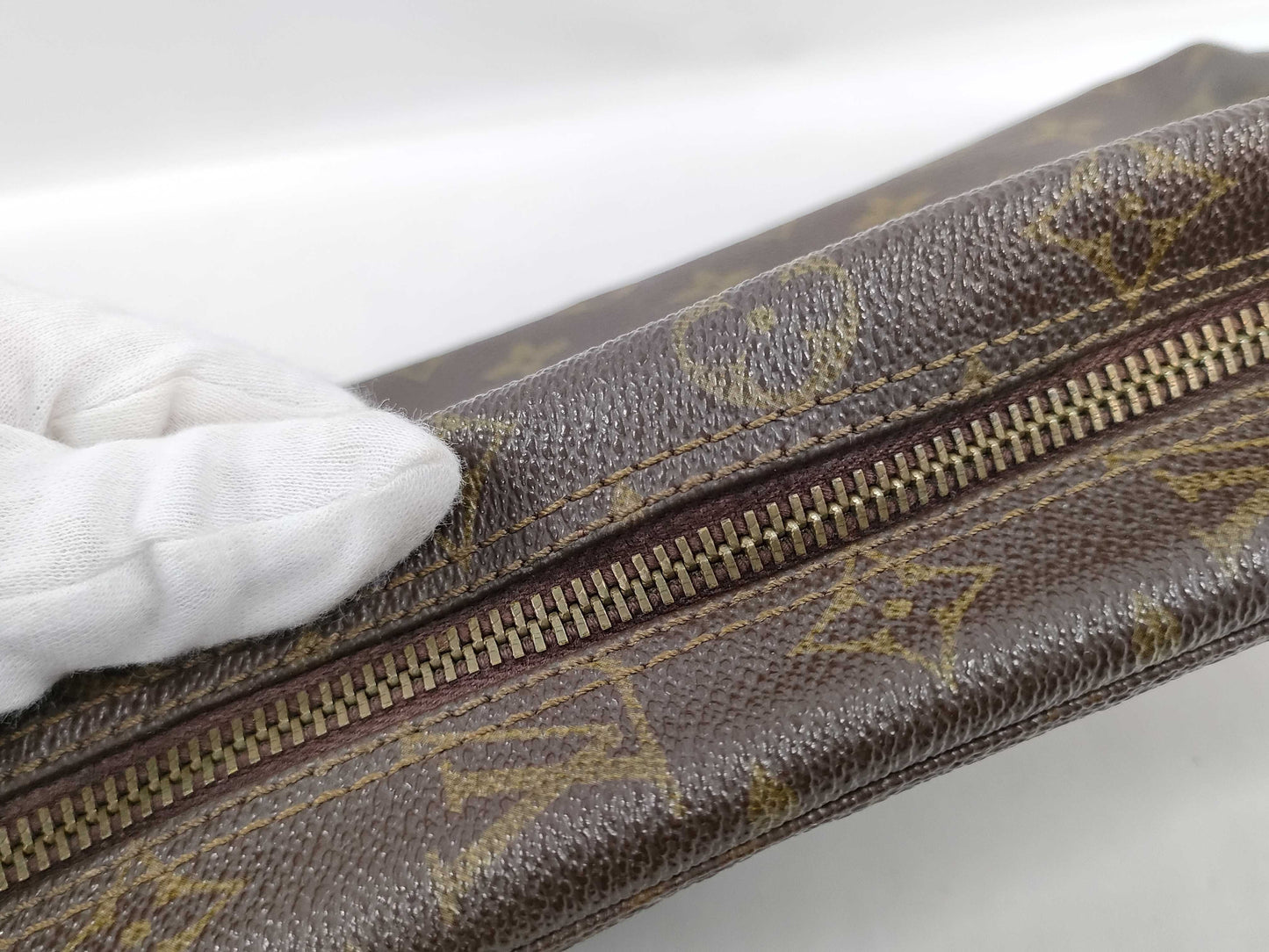 LOUIS VUITTON Monogram True Toilet Second Bag