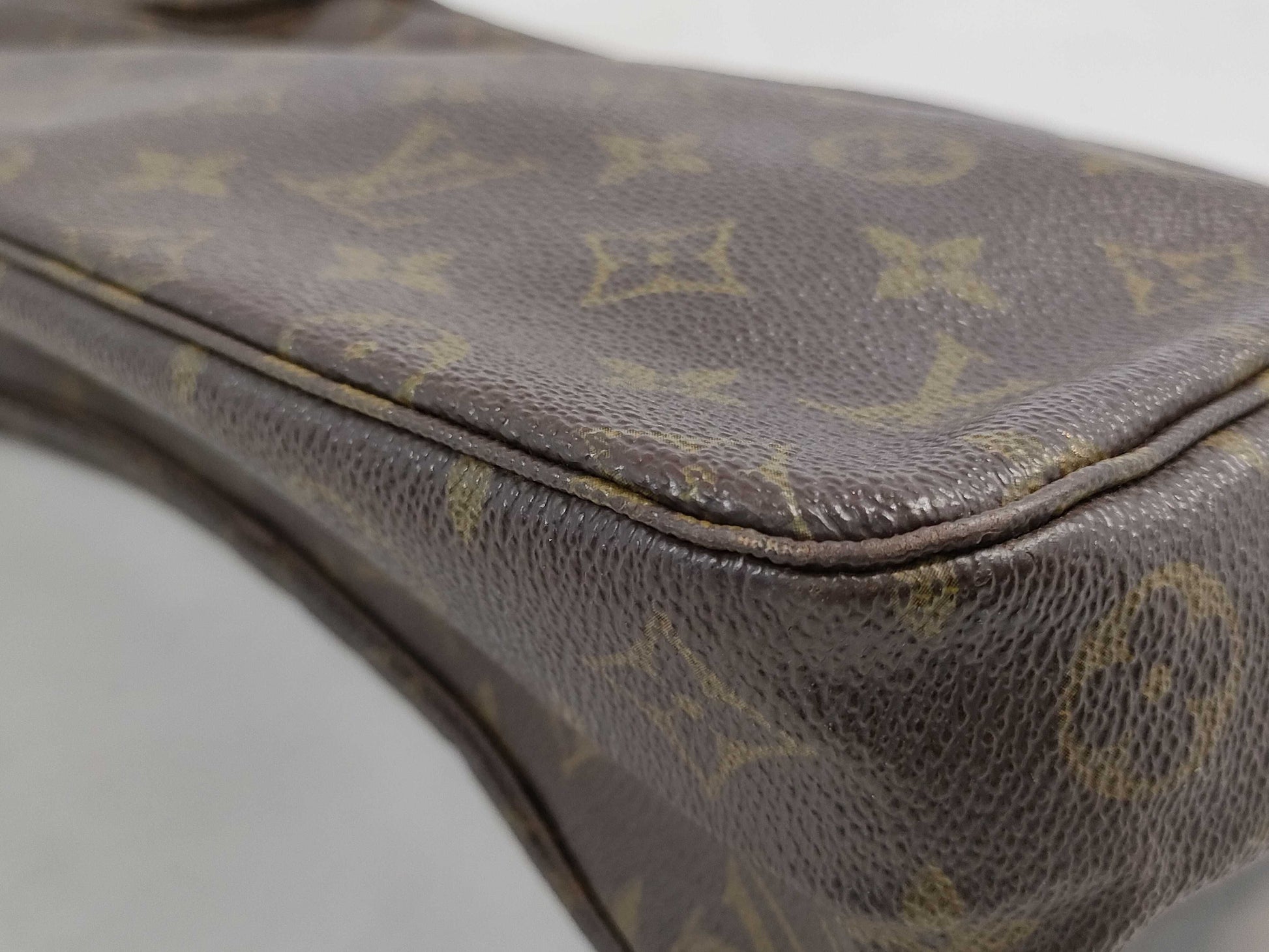 LOUIS VUITTON Monogram True Toilet Second Bag